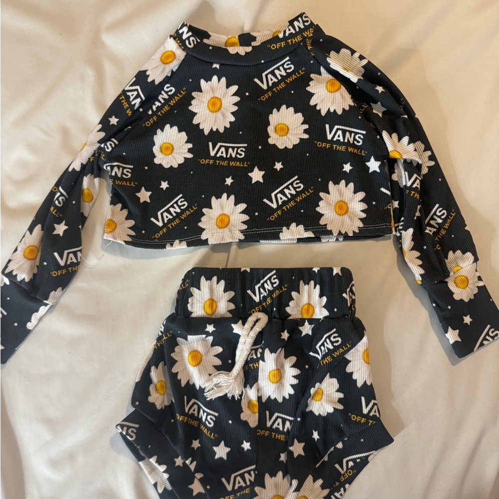 Vans Floral Print Two-Piece Set in Black and White